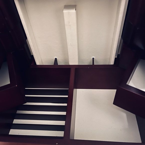 Fabulous Jewelry Box - Picture 6 of 6